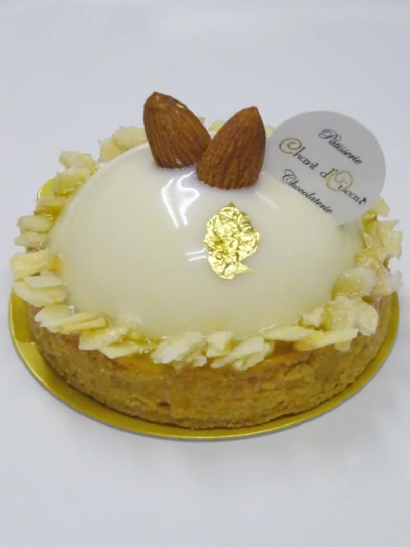 「パティスリー ショコラトリー シャンドワゾー」の「タルト・アマンド・パッション」(税別482円)