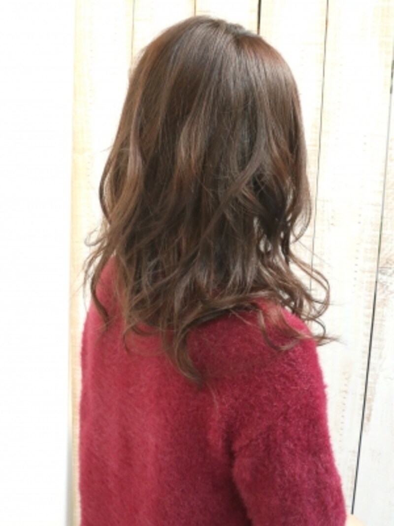 秋冬におすすめ 栗色アッシュカラーのゆるふわロング ヘアスタイル 髪型 All About