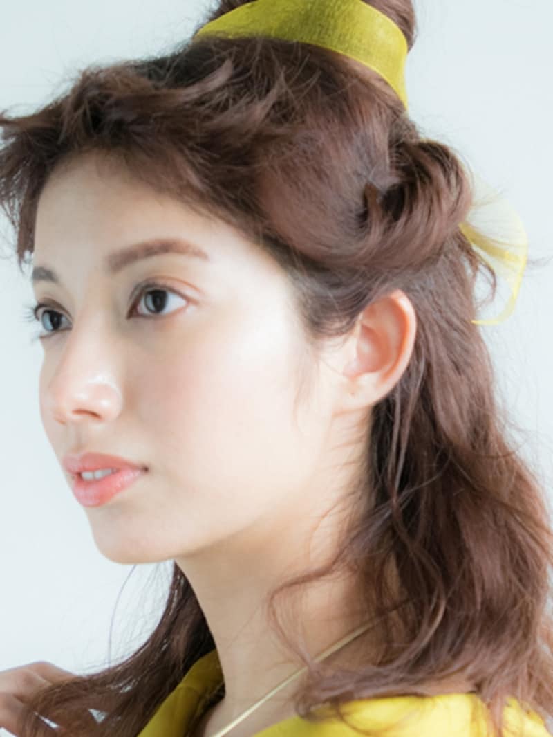 ねじれた毛束がの位置がポイント