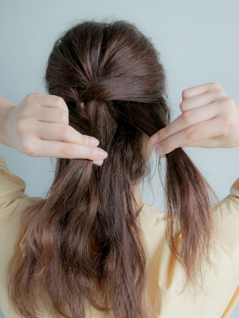 Bの毛束を右側に集める