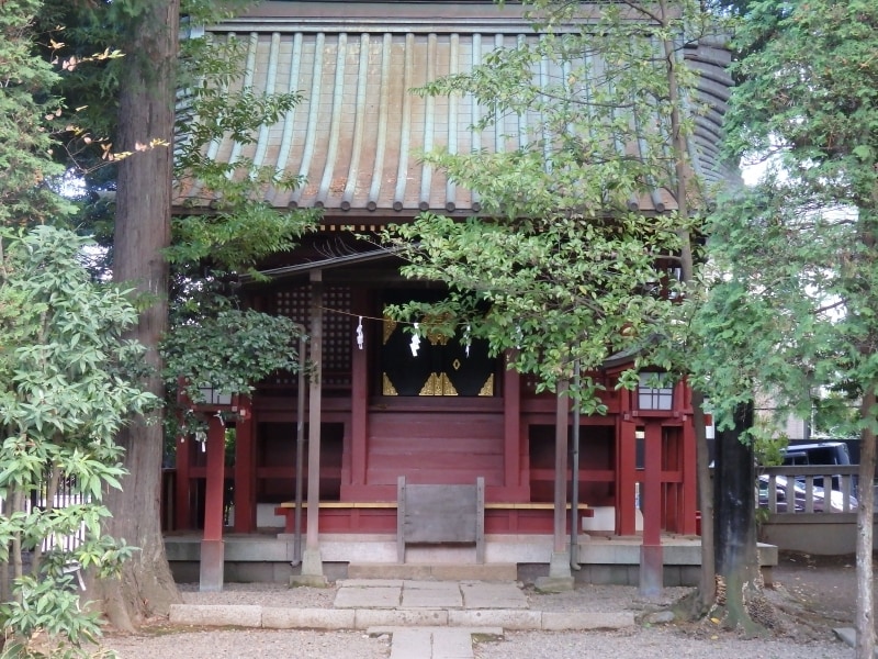 境内に建つ末社の天津神社