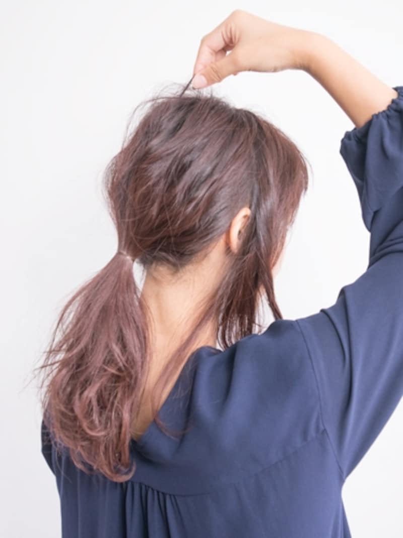 表面の毛を指先でつまむようにして引き出す