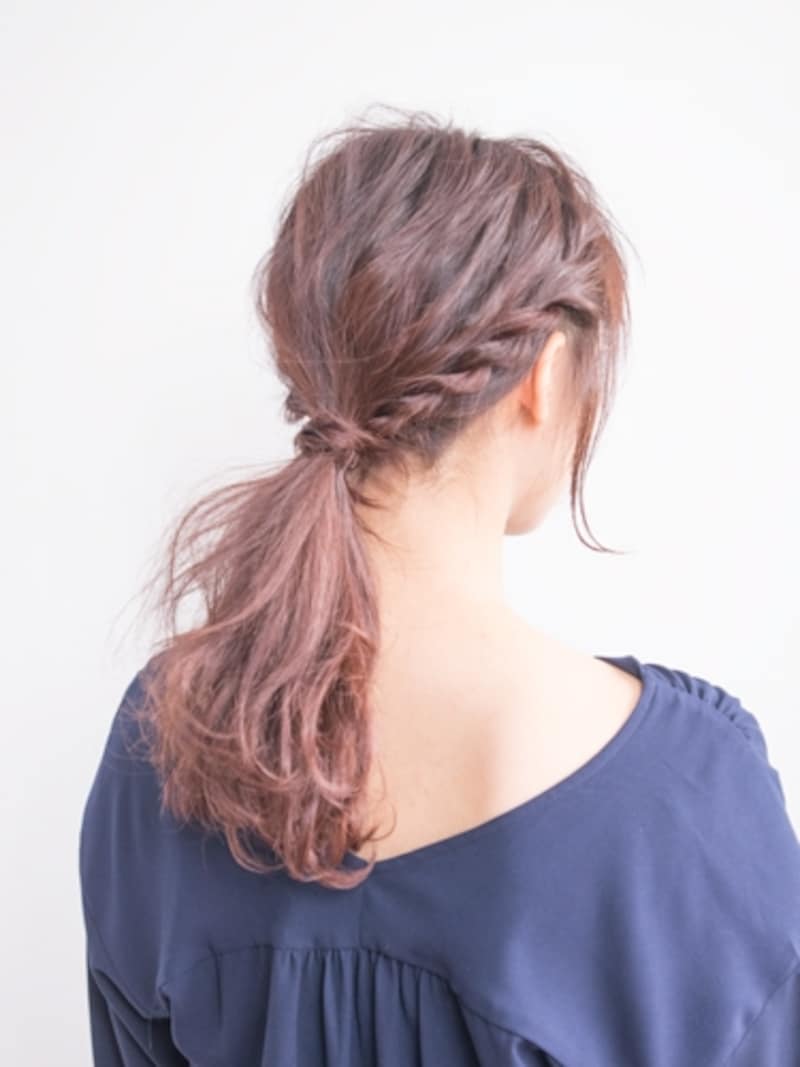 簡単ひとつ結びのねじりヘア