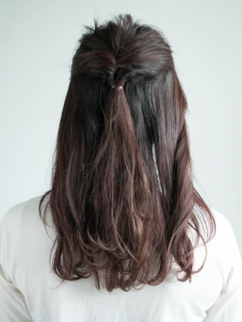 ちょうど後頭部の中心にくるりんぱを作る