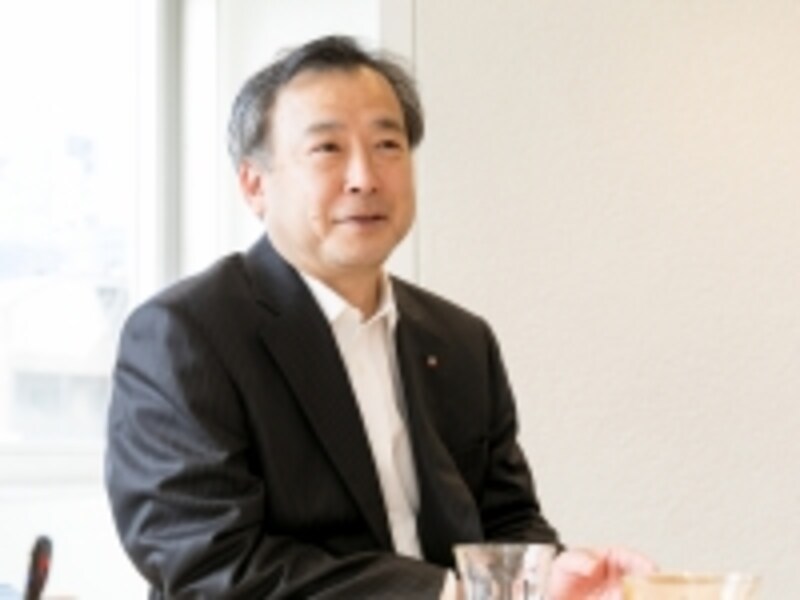 今回お話を伺った、三井ホームundefined東京中央オーナーサポート部長undefined豊島秀一さん。「私たちは、50年、60年、さらにもっと先も愛着を持って家を住み継いで頂きたいと思い、ホームドクターのような気持ちでメンテナンスとリフォームをご提案しています」