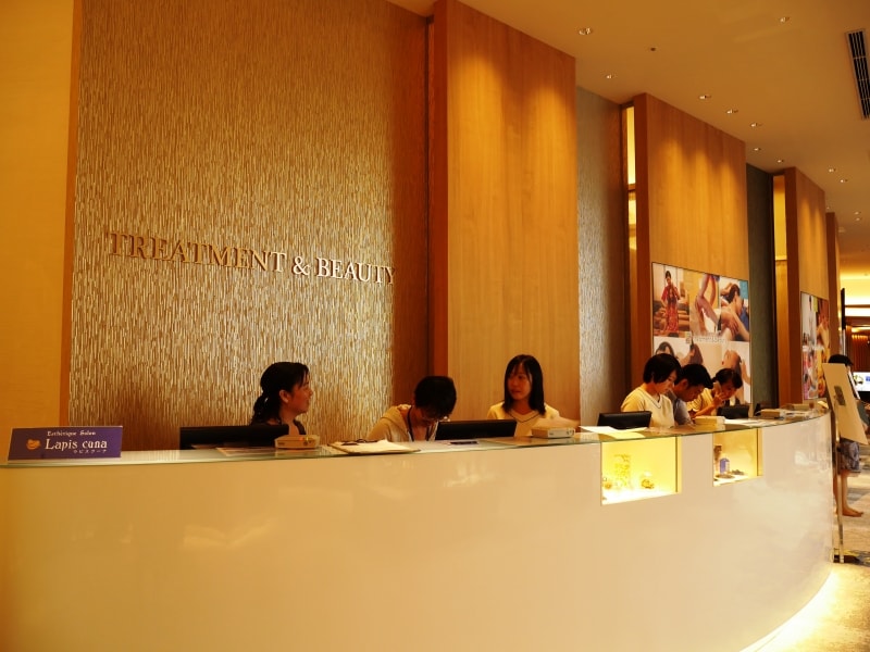 総合受付カウンター