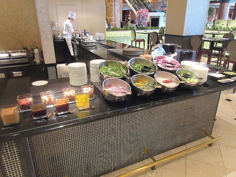 ザ・テラス 料理のブッフェ台