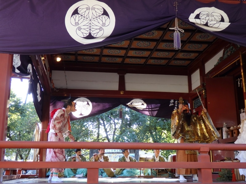 秩父神社の神楽殿で演じられる神楽