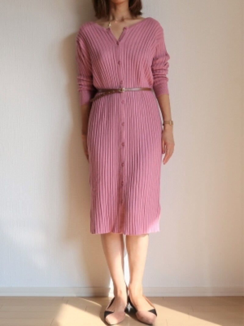 首元の少しのアレンジでかなり印象が変わります