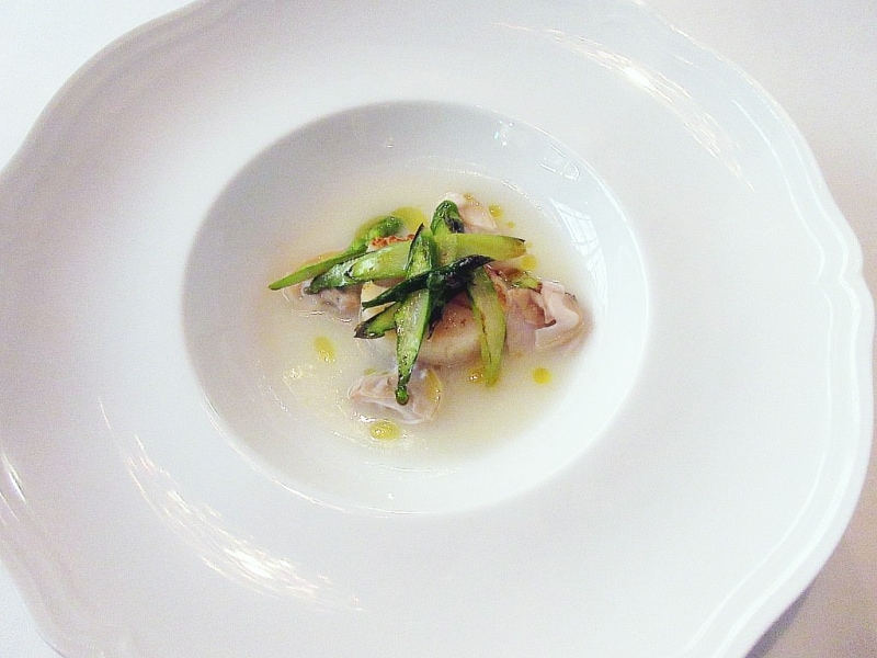 カノビアーノ 蛤とカリフラワーのスープ、ホタテ貝とグリーンアスパラのソテー