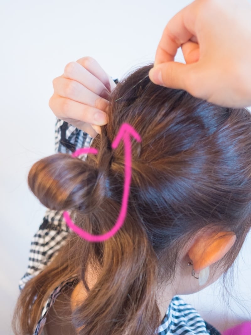 結び目の上を通してくるりと1週