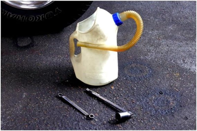 写真上(ジョッキ)、写真下2点(メガネレンチ)