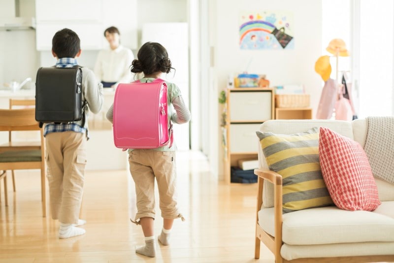 先ずは、子どものペースを見守り、親は言い方を工夫し、時間を守って動けるようにサポートしてあげましょう