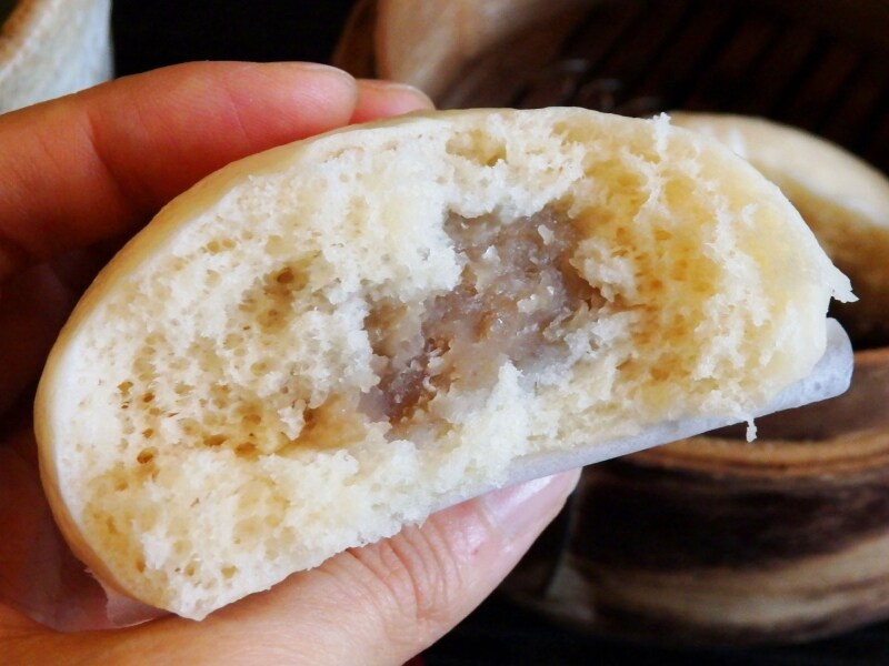 うさぎまんじゅうの中は、ほっくりやさしい栗餡