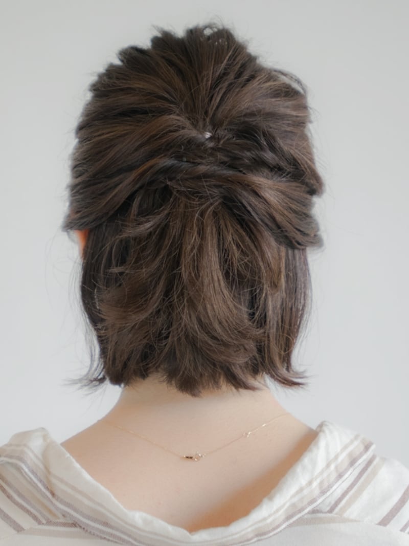 アメピンで留めるだけ！ボブで簡単こなれハーフアップ