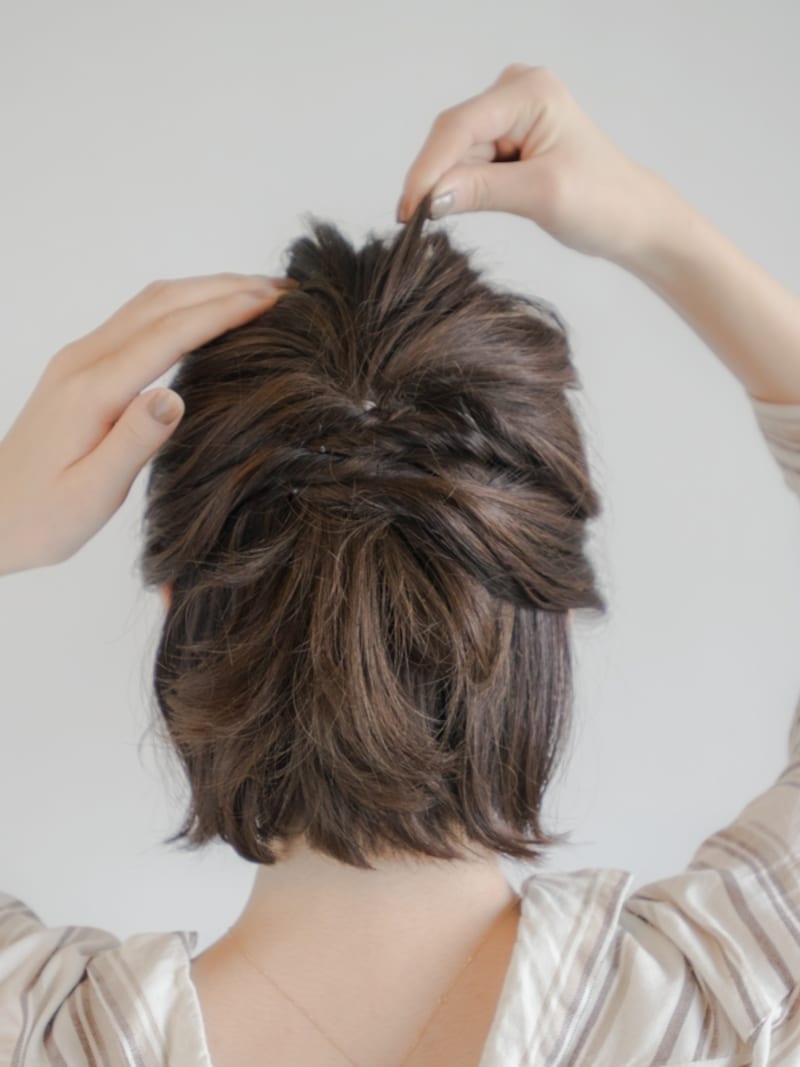 トップの髪を引き出す