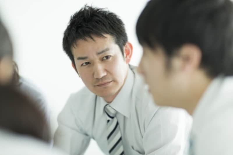 相手が傷つくような話はあえて結論を後にする