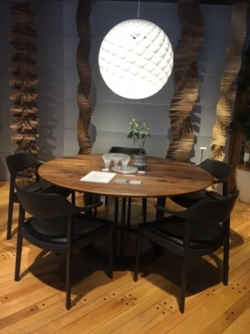 カンディハウスのダイニングテーブル