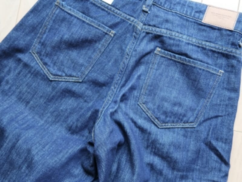 バックスタイルがチープだとヒップがのっぺりと大きく見えてしまいます