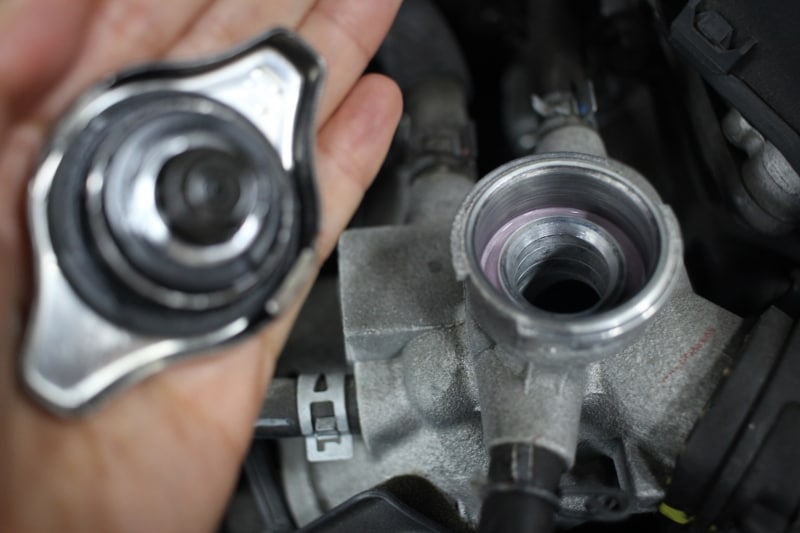 ラジエーター注入口