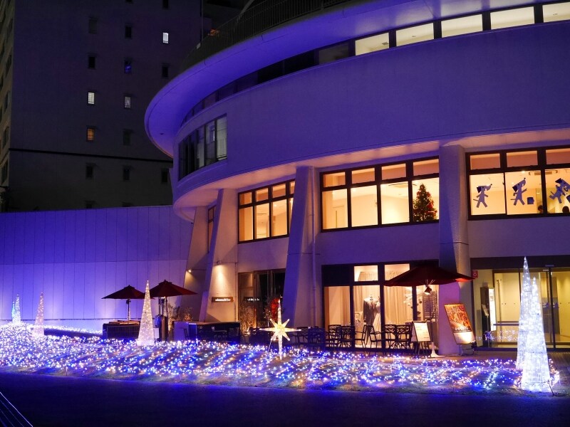 マリンタワー広場では「HIKARI GARDEN」が登場（2017年11月24日撮影）