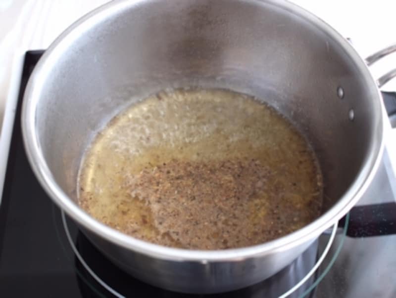 すぐにスパイスの良い香りがしてきます、ここでしっかりとスパイスの風味付けを