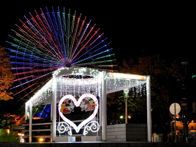 クイーンズパーク パーゴラは「ミッキー&ミニー」のフォトスポットに(C)Disney(2017年11月7日撮影)