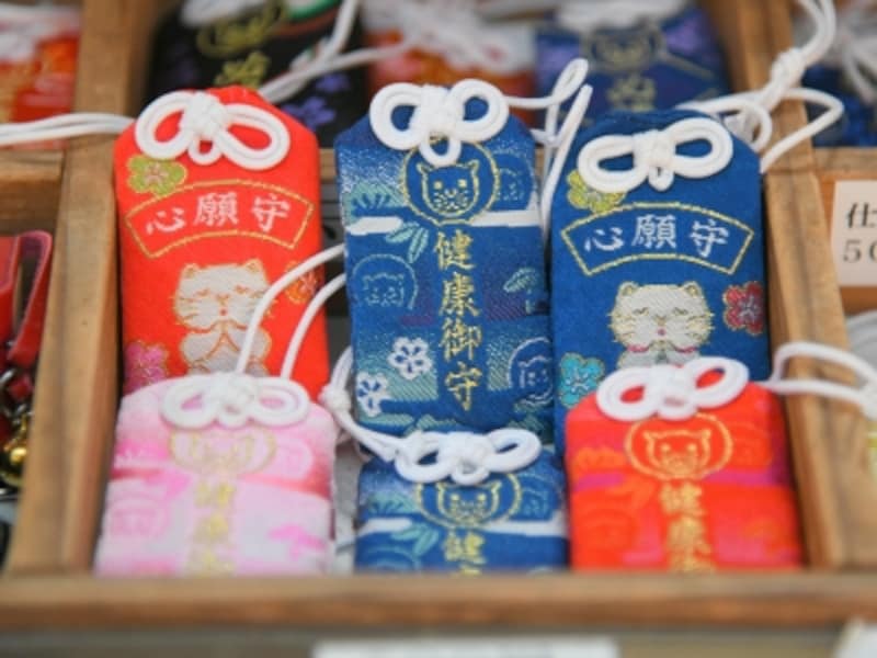 猫 だらけの神社 お松大権現 由来やご利益は 一人旅 All About