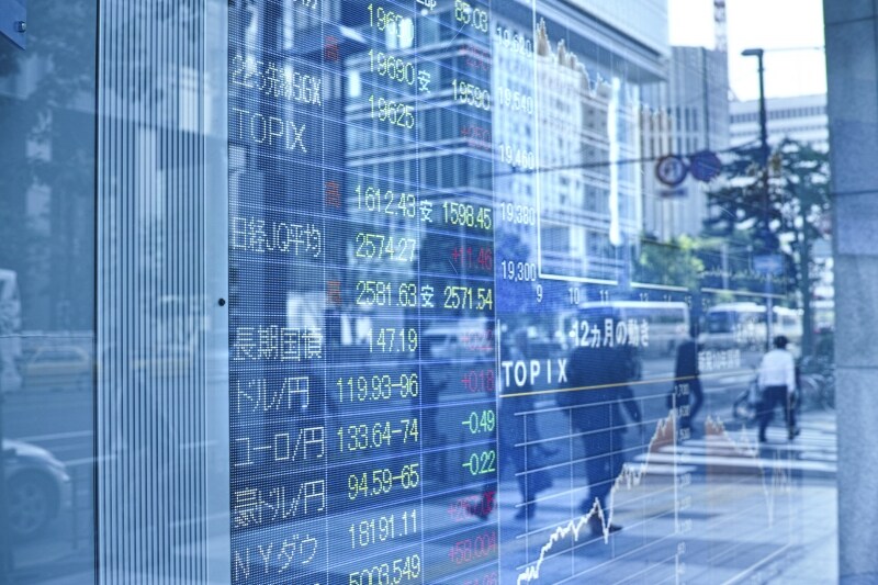荒れ狂ったような動きの日経平均ですが、急落を上手く活用すれば投資チャンスにもなると思います！