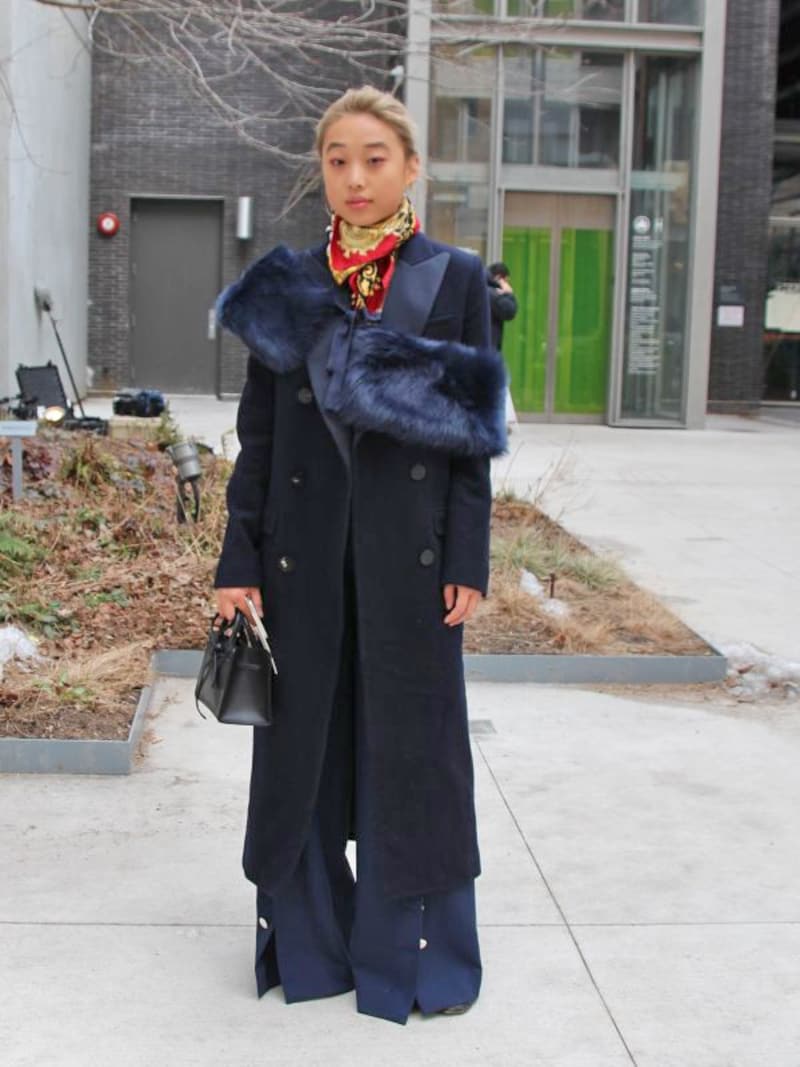 首巻きスカーフと肩掛けファーストールで視線アップundefined(c)Rie Miyata