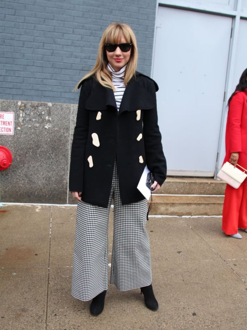 コート前開けにワイドパンツが好バランスundefined(c)Rie Miyata