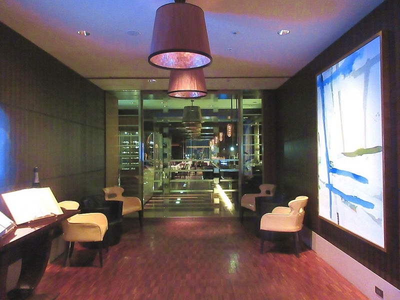 アジュール フォーティーファイブ エントランス