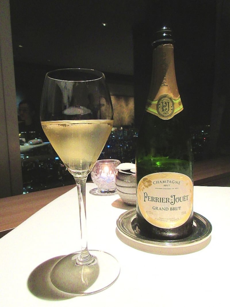 アジュール フォーティーファイブ グラスシャンパーニュ