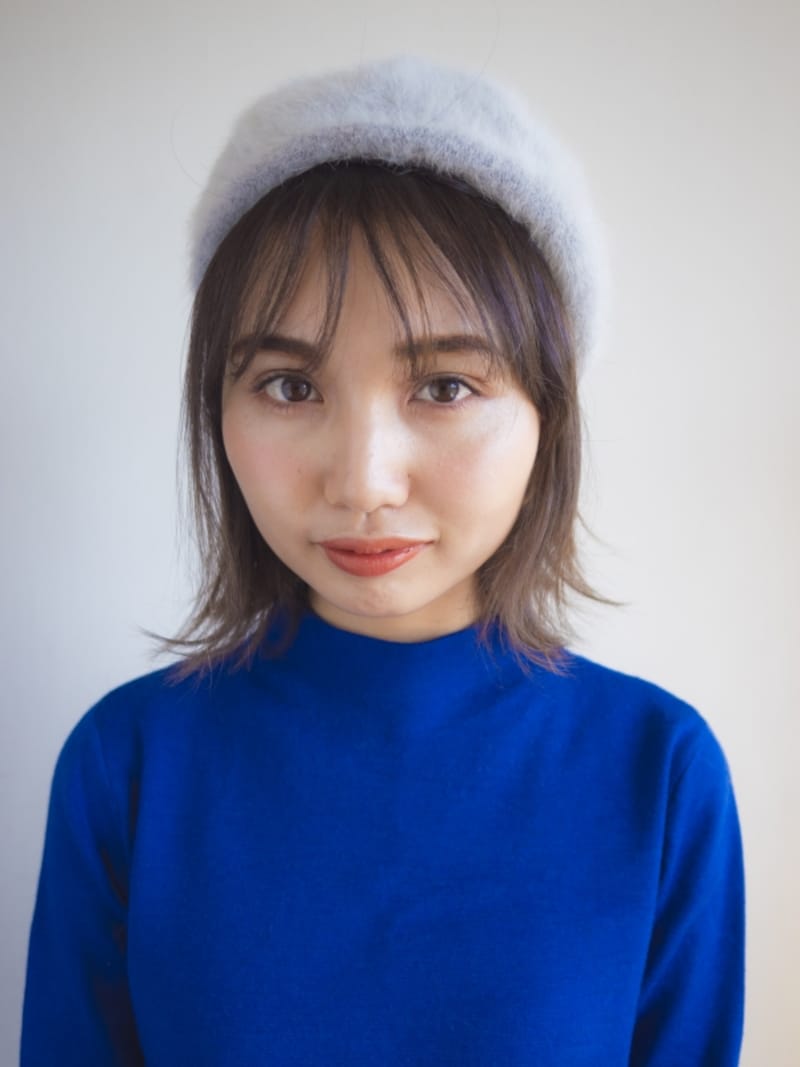 前髪を押し込んだ状態