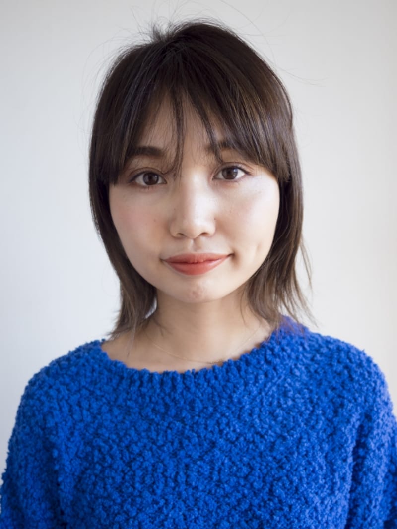 肩すれすれのミディアムボブ