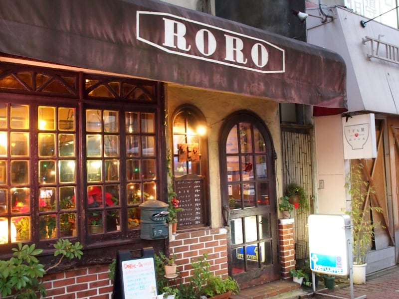 11：00～20：00undefined日祝休み