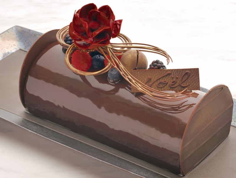 B?che de No?l ”mizuhiki” 料金：￥4,200（税別）（18.5×8.5cm（高さ8cm）