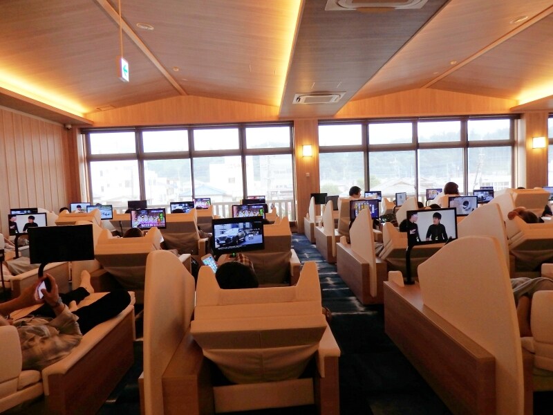 温浴施設「祭の湯」のくつろぎ処