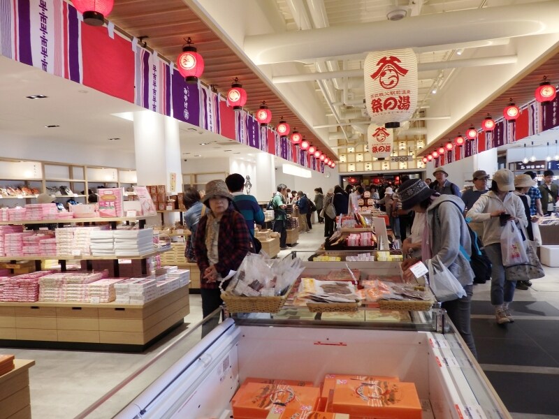 秩父のお土産がずらりと並ぶ「ちちぶみやげ市」