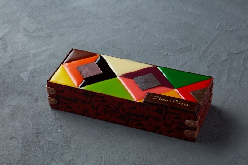 ステンドグラスケーキ 5,500 円 8cm×20cm ※限定 150 台