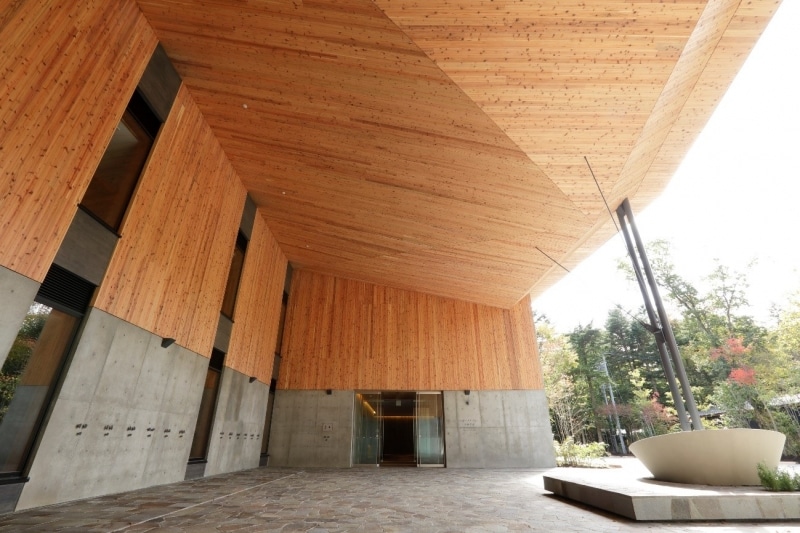 打ちっぱなしのコンクリートでできた外観がおしゃれ