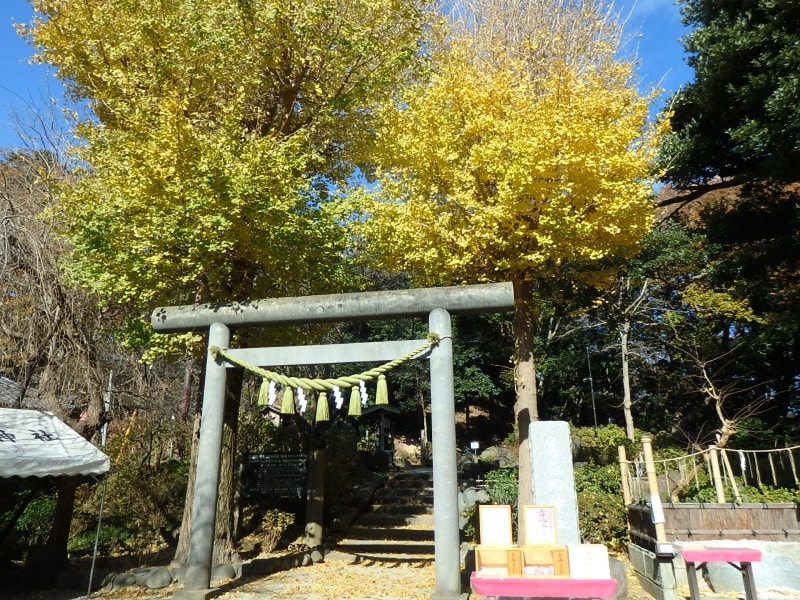 葛原岡神社の入口