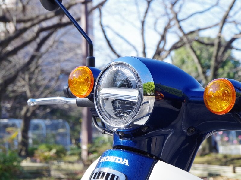 丸めのヘッドライトに戻った!しかもLED