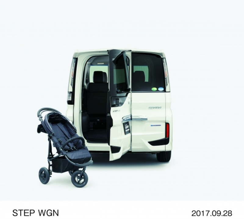 ホンダ・ステップワゴンの「わくわくゲート」のバックドア。ファミリーに使いやすい乗降性をはじめ、高い居住性や積載性がミニバンの魅力だ。