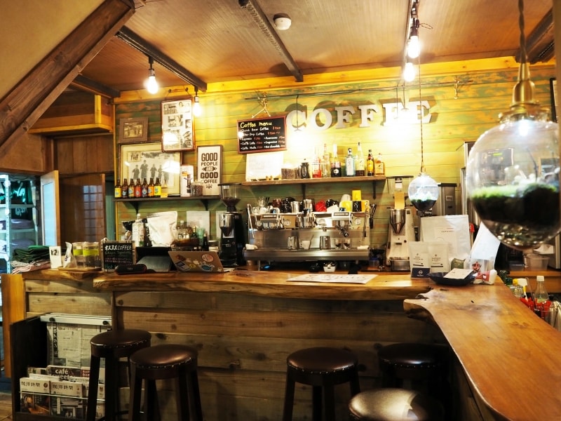 小石屋.小石屋旅館.バー.バーカウンター.......