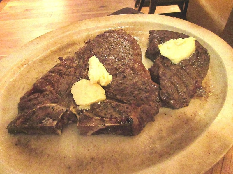 浅草ビューホテル薪火「宮崎齋藤牛腿肉炙り焼きステーキ、US Tボーンの薪焼きグリル」