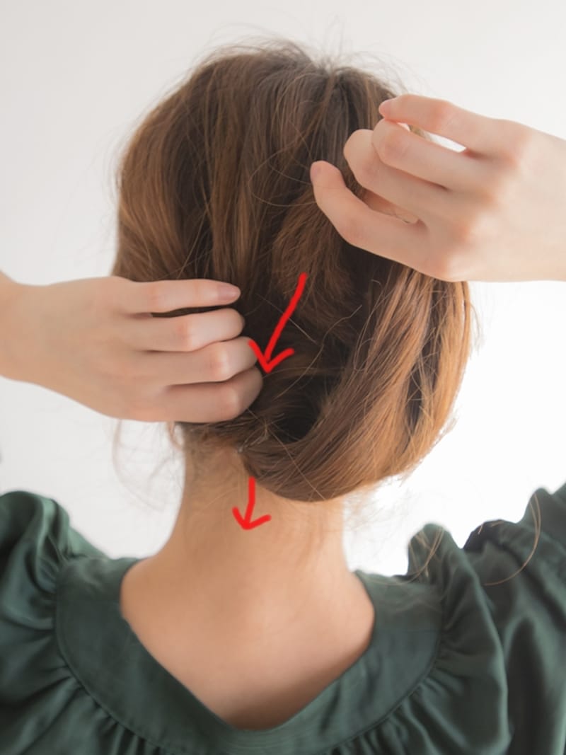 毛先をねじれの中に通す