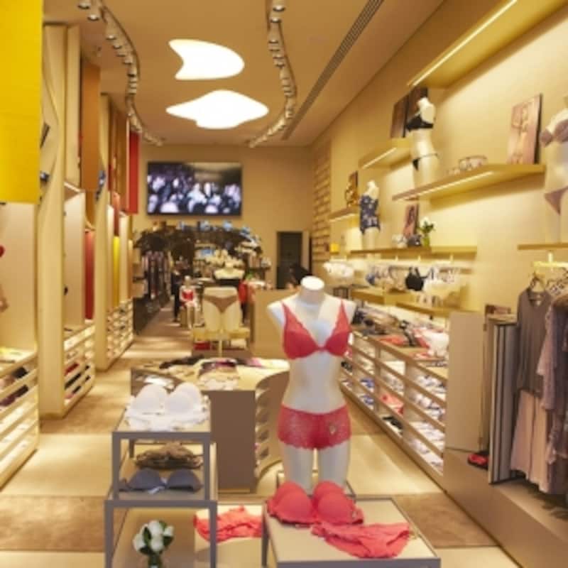 サンパウロの高級ファッションエリア、オスカーフレイレにあるHOPE路面店