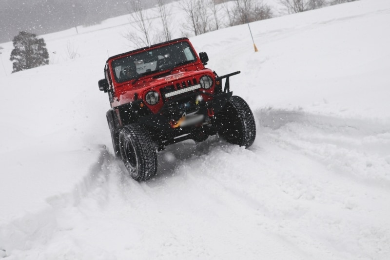 雪道ならではの運転の楽しさもあることを忘れずに!