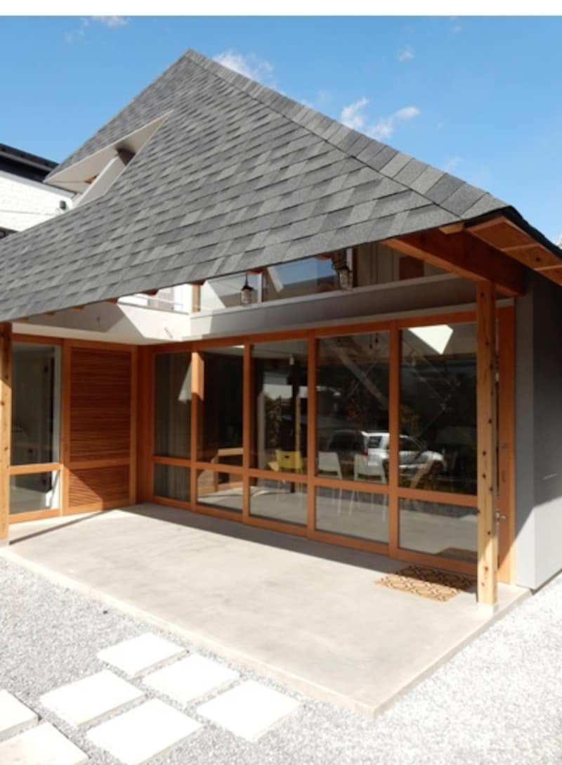 大屋根の下に広がる開放的な暮らし ナガレノイエ 建築家 設計事務所 All About